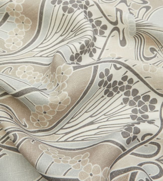 Ianthe Bloom Multi in Ladbroke Linen Room Fabric 3 - Gray
