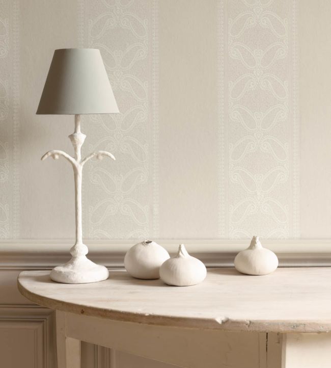 Verney Stripe Wallpaper - Cream - Colefax & Fowler