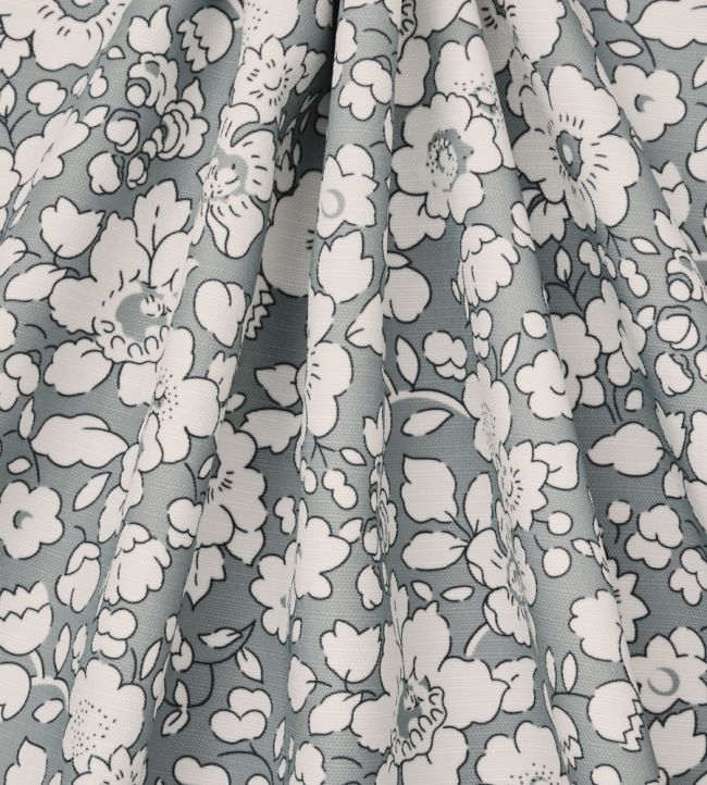 Betsy Bloom in Easton Room Fabric 2 - Gray