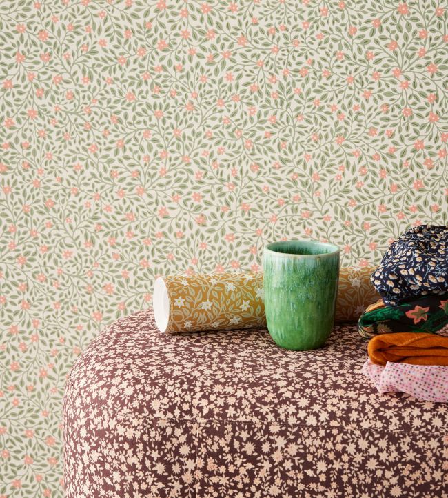 Graphic Flowers Room Wallpaper 2 - Green