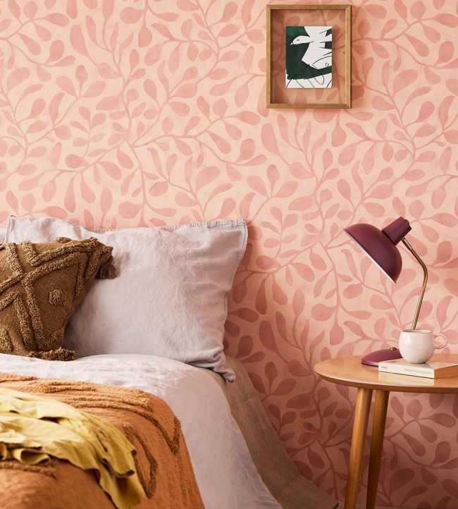 Natural Growth Room Wallpaper - Pink