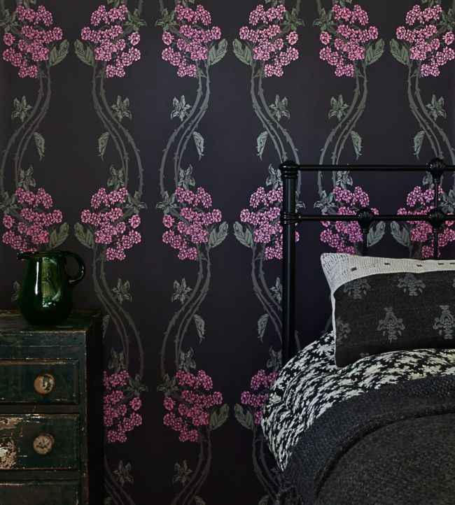 Autumn Berry Room Wallpaper 2 - Black