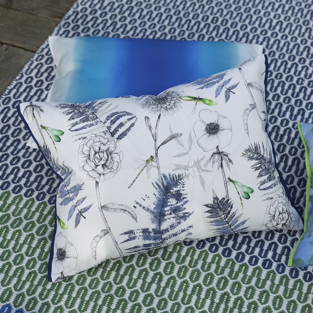 Outdoor Acanthus Room Cushion 2 - Blue