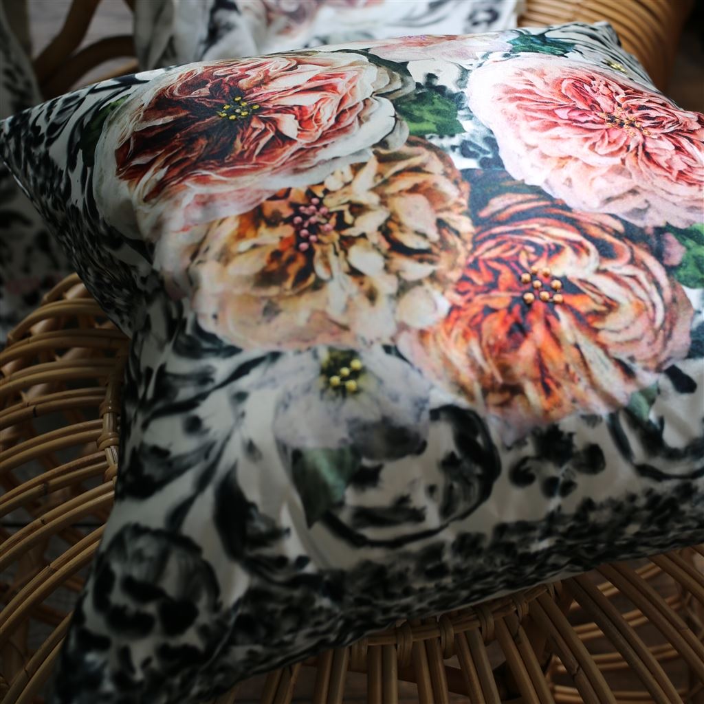Pahari Damask Tuberose Cotton/Silk Room Cushion 6 - Green