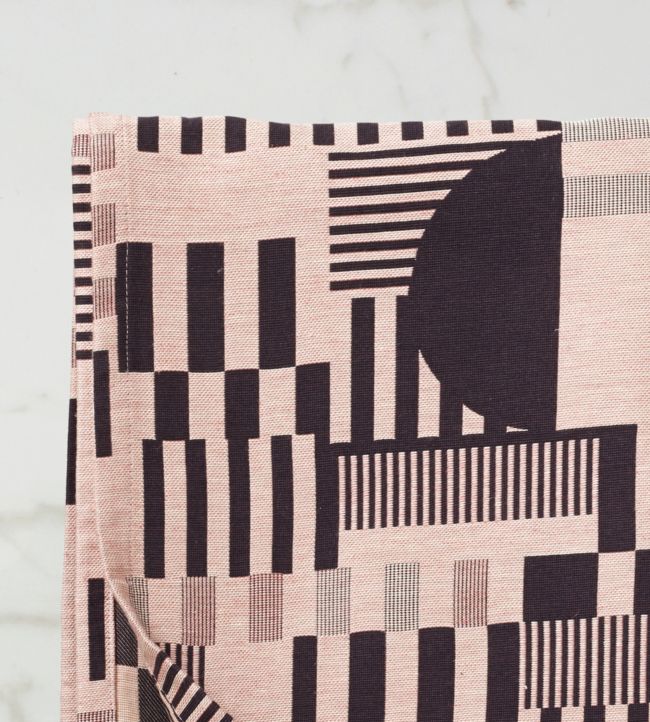 Hayward Room Fabric 2 - Pink