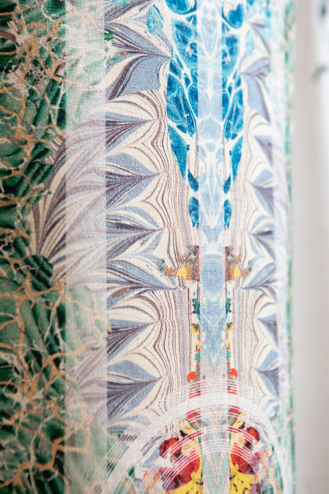 Totem Damask Room Velvet Fabric - Multicolor