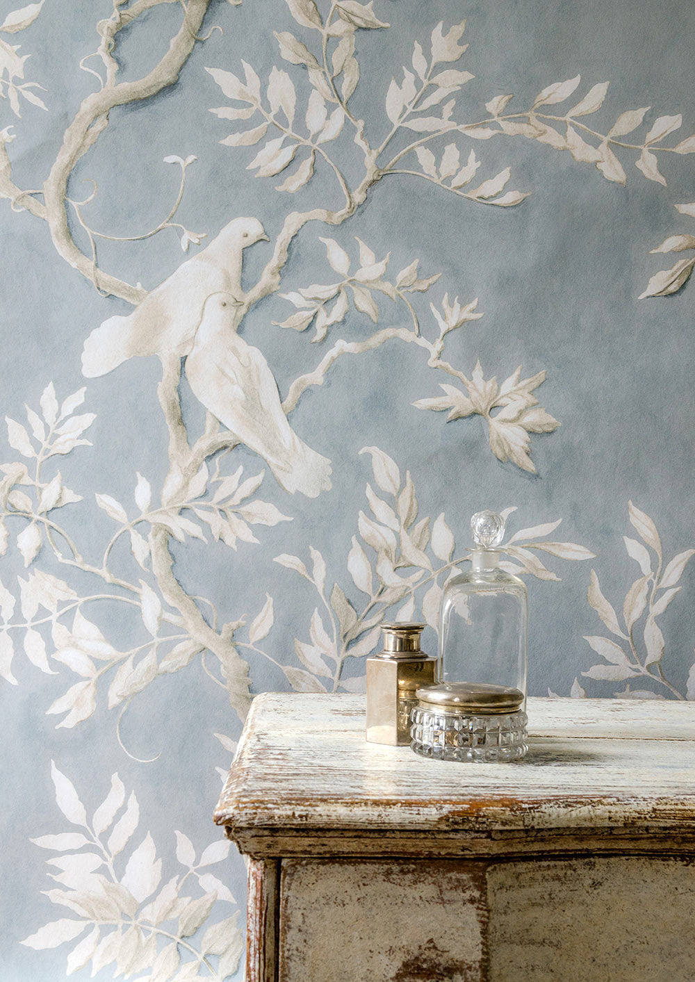 Doves Wallpaper - Silver - Lewis & Wood