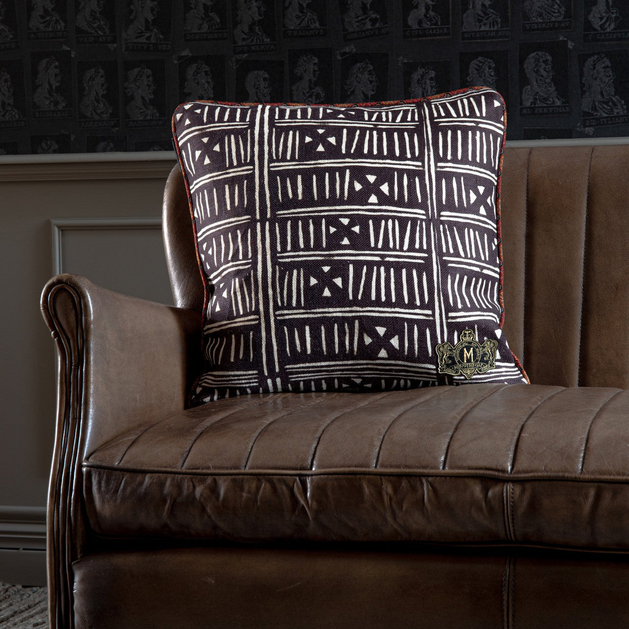 BOGOLANFINI Room Linen Cushion - Black