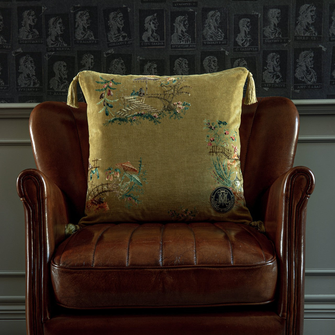 CHINOISERIE Room Velvet Cushion - Sand