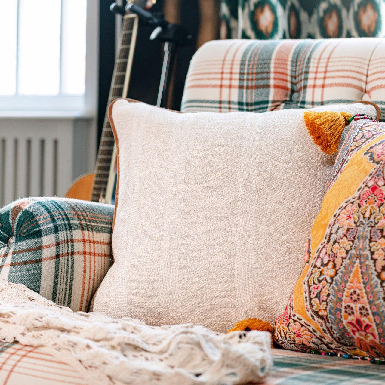 WHITE LAKE Jacquard Room Cushion - White