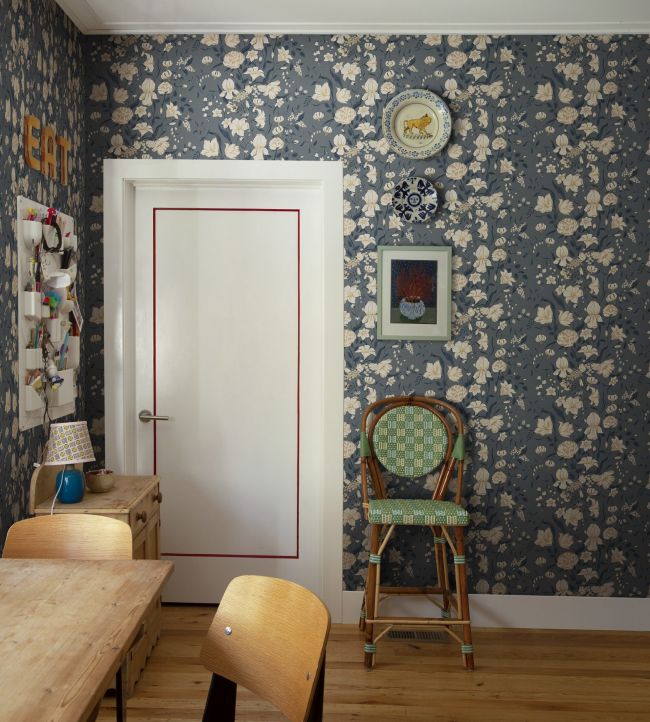 Karins Bukett Room Wallpaper - Gray