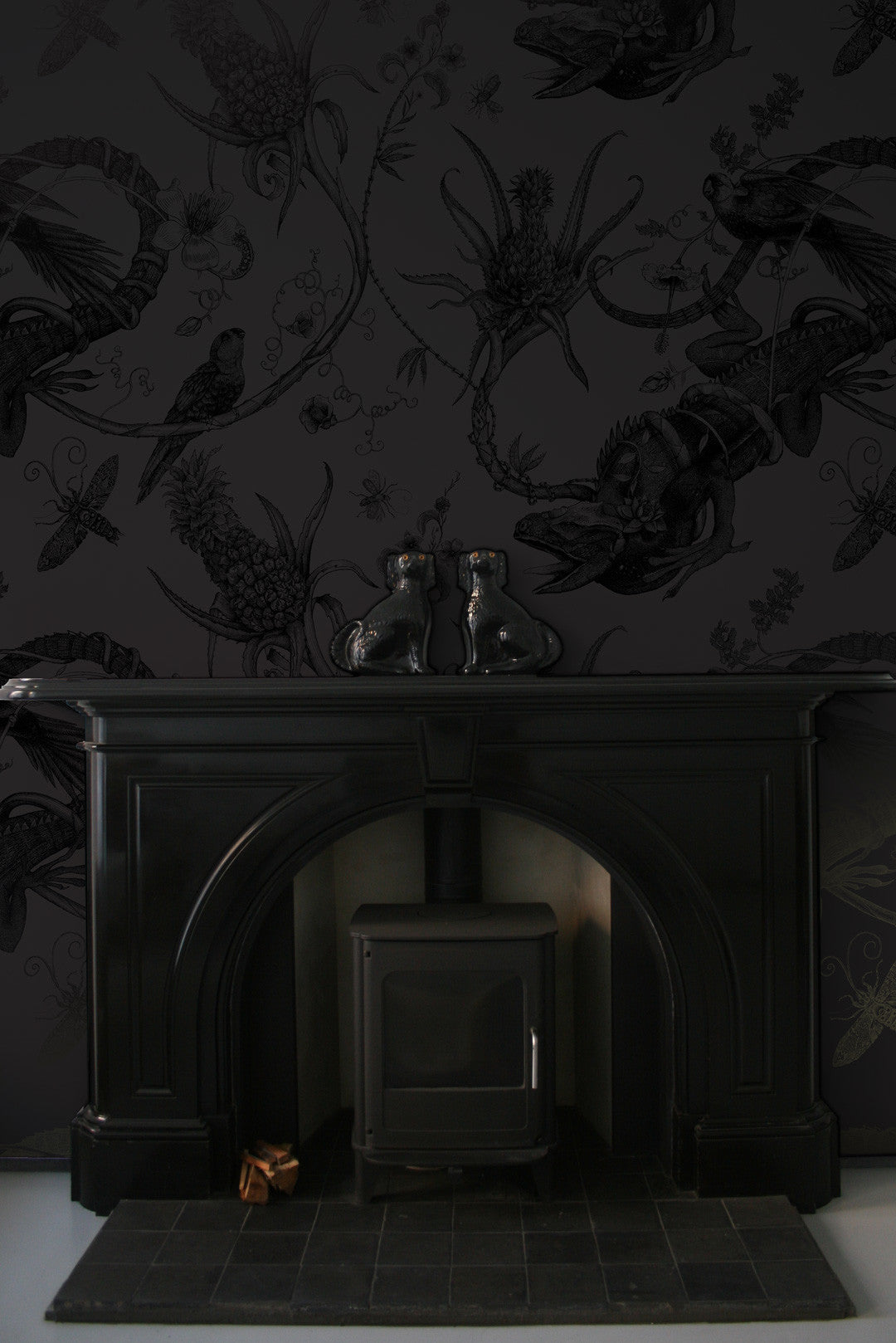 Superwide Iguana Room  Wallpaper - Gray