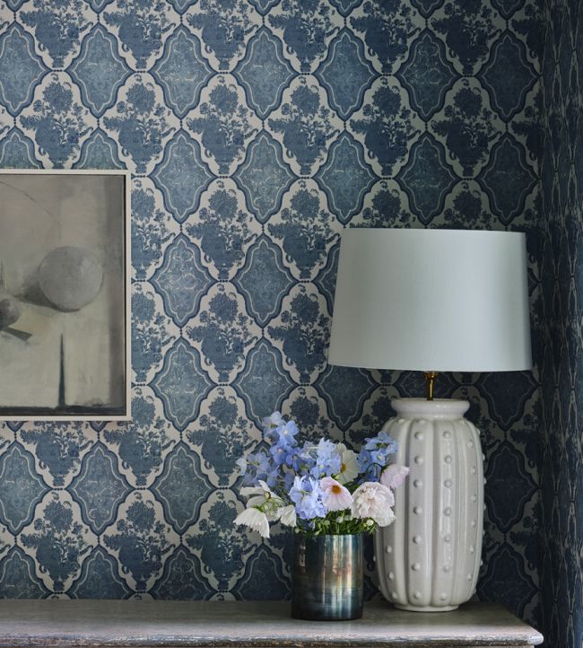 Cameo Vase Room Wallpaper - Blue